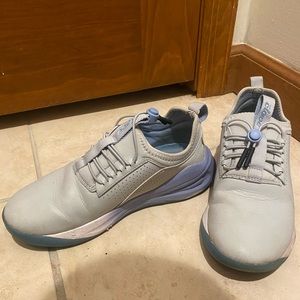 CLOVE Brand Healthcare Sneakers size 6.5